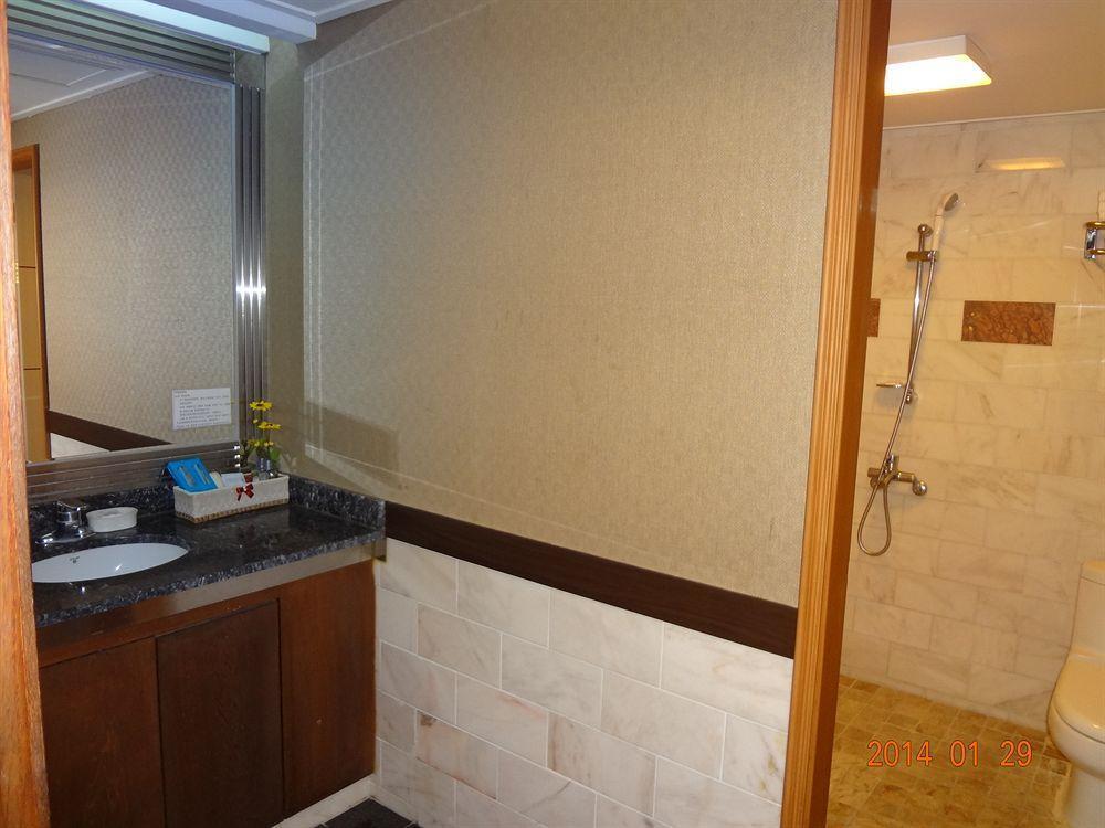 Diamond Tourist Hotel Busan Exterior photo